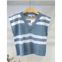 Chaleco sin mangas azul y blanco