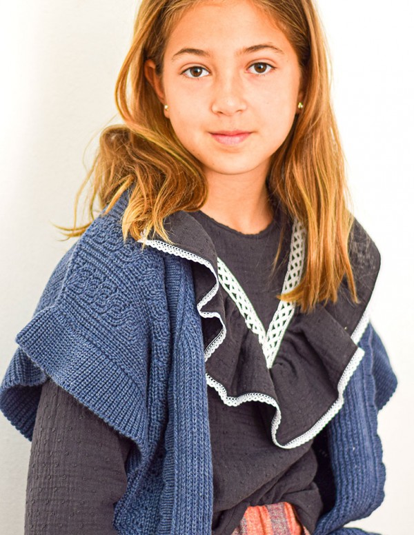 Blusa pico plumeti negro