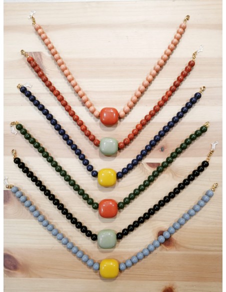 COLLAR ABALORIOS CON CUADRADO