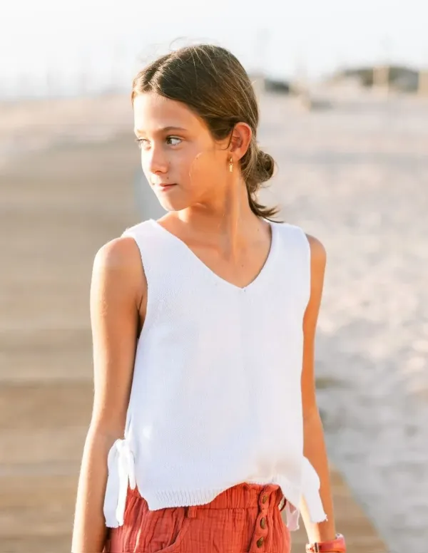 CHALECO PICO LAZOS BLANCO NIÑA/TEEN 2