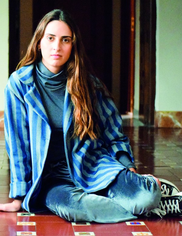 Pantalón campana brillo gris