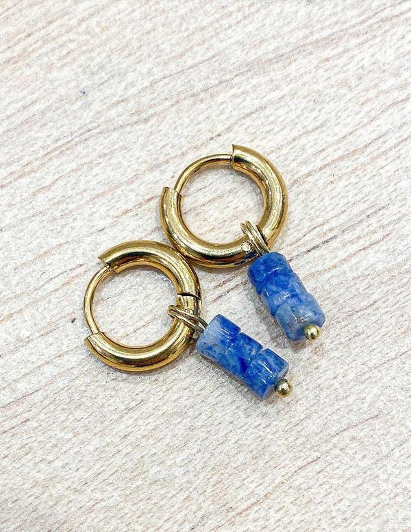 Aros colgantes de cuentas de color