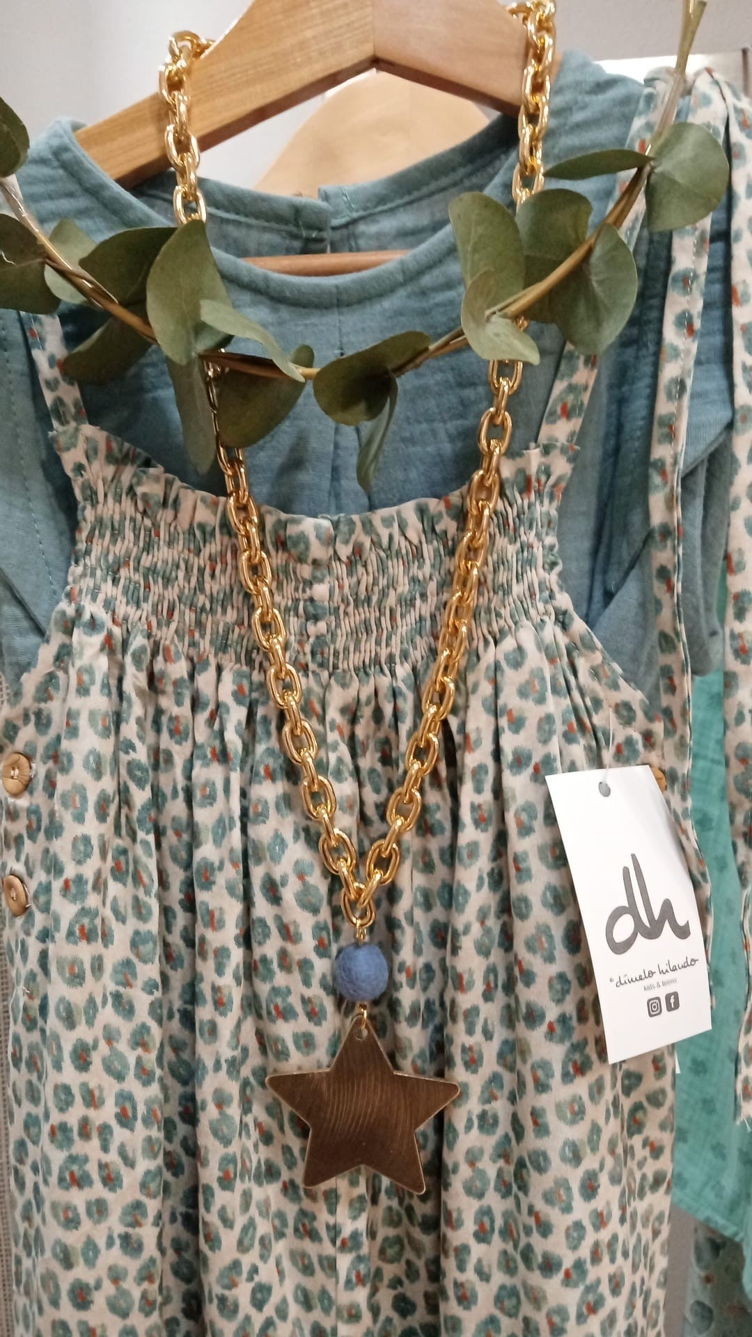 CADENA DORADA ESTRELLA Y POMPON