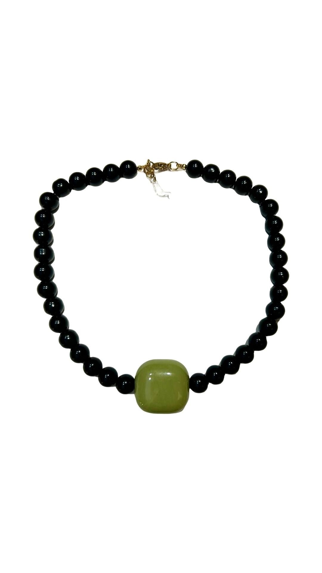 COLLAR ABALORIOS CON CUADRADO