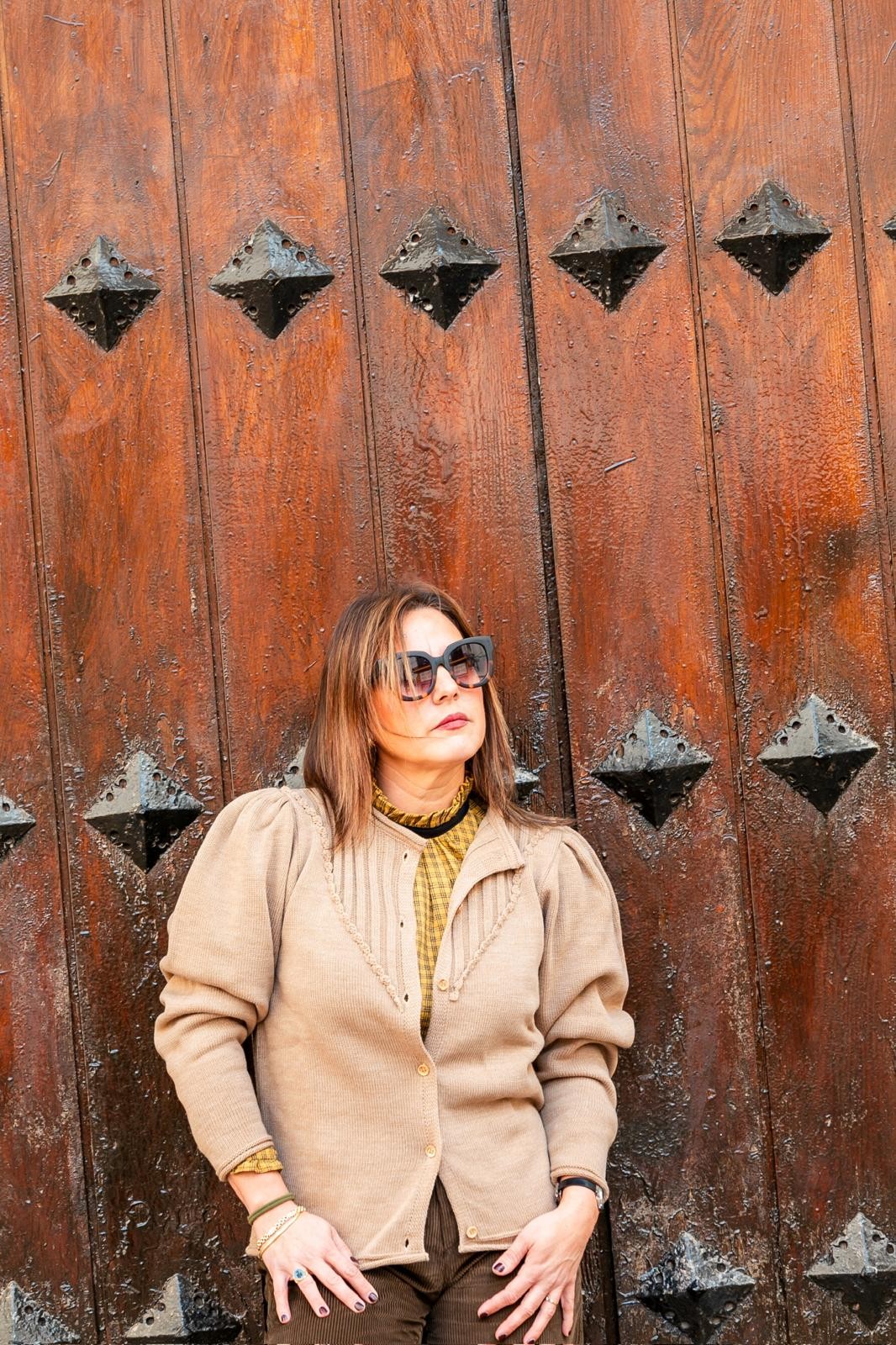 Chaqueta punto beige abullonada Mujer