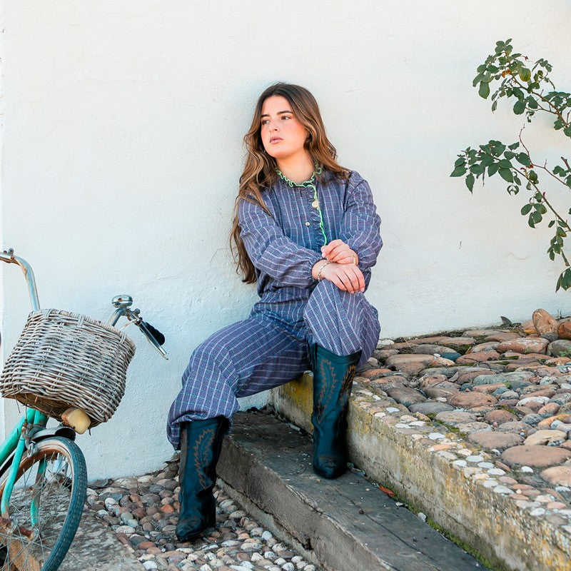 PANTALÓN PINZAS MORADO CHICA/WOMAN