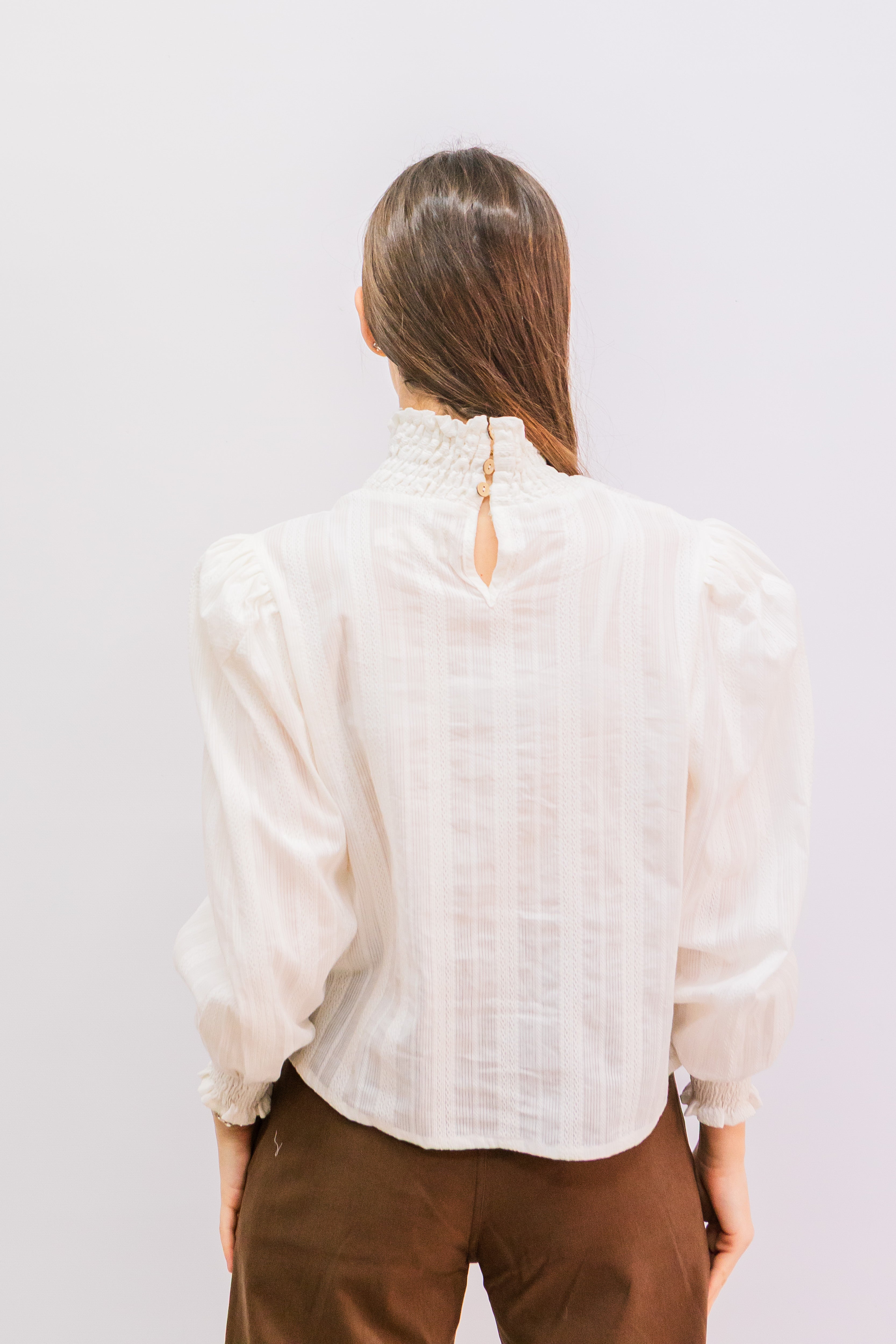 BLUSA FLORES BLANCAS