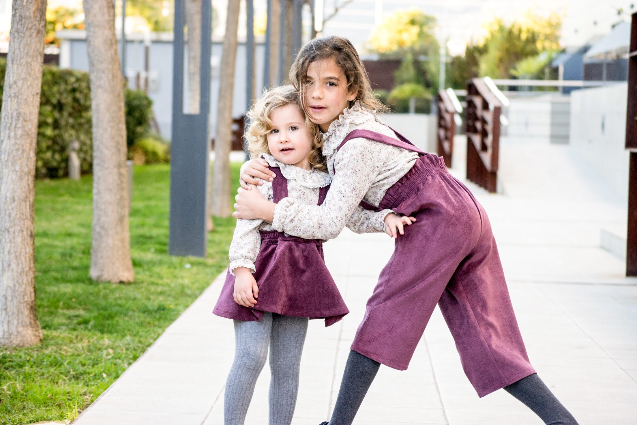 pantalon midi  pana rasada burdeos