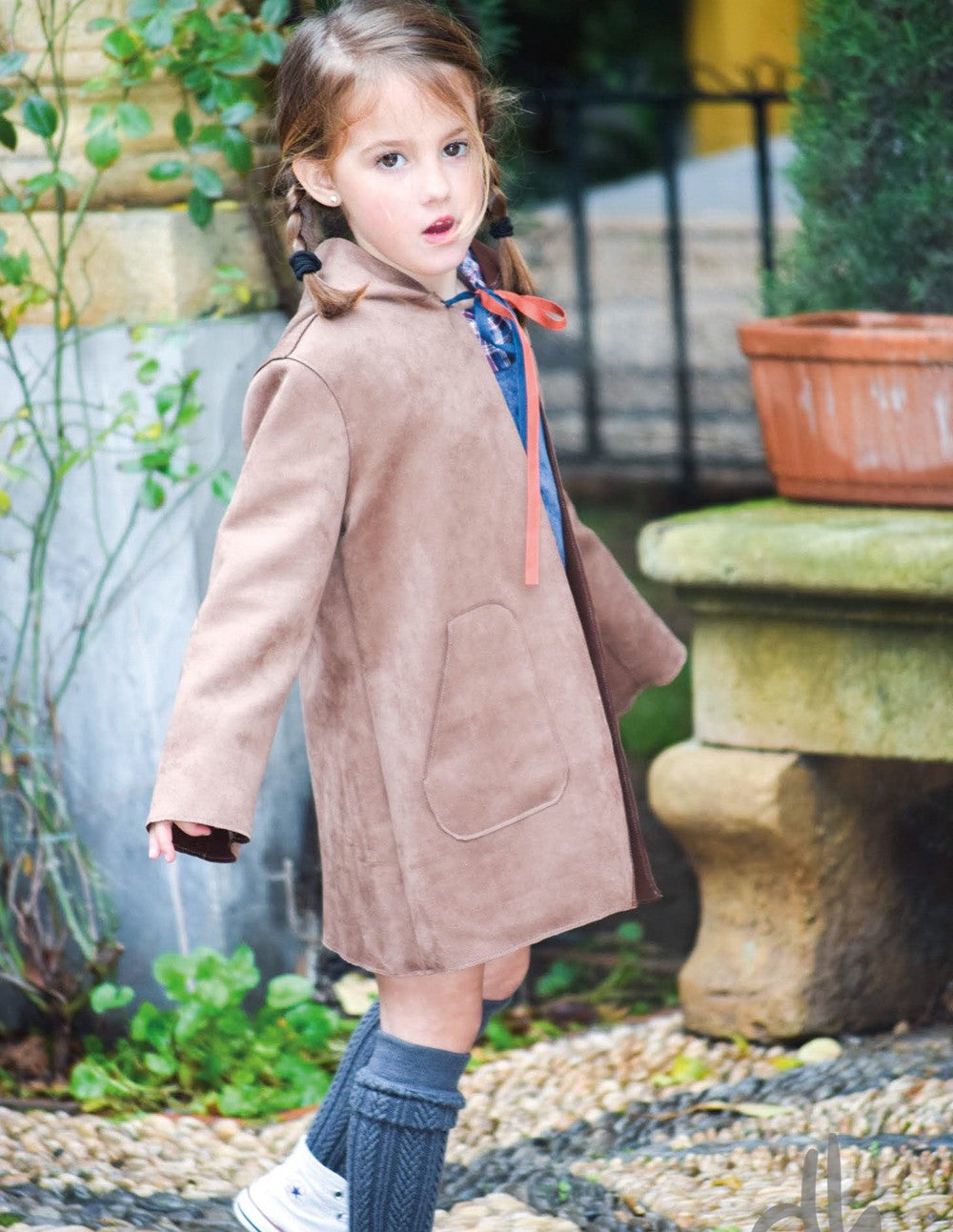 Chaqueta capucha ante beige