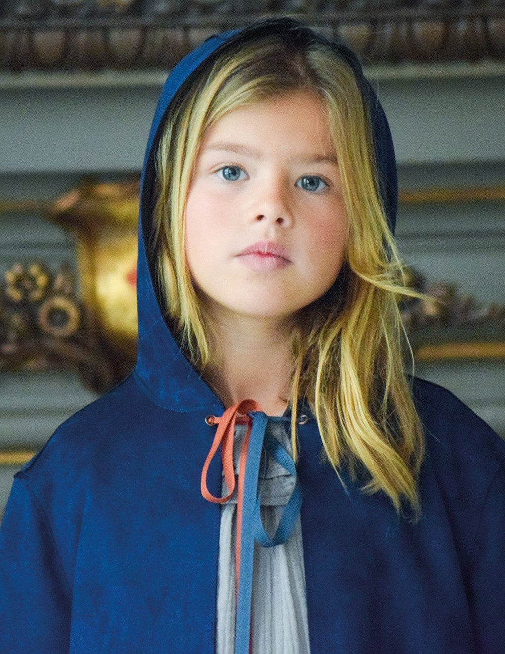 Chaqueta capucha ante azul