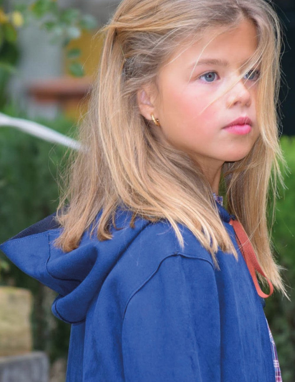 Chaqueta capucha ante azul