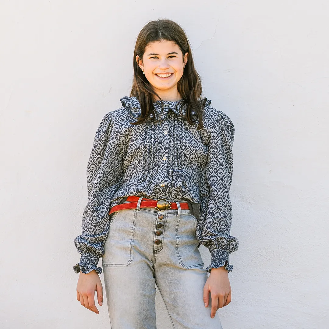 BLUSA ESCUDOS GRIS/AZUL NIÑA/TEEN