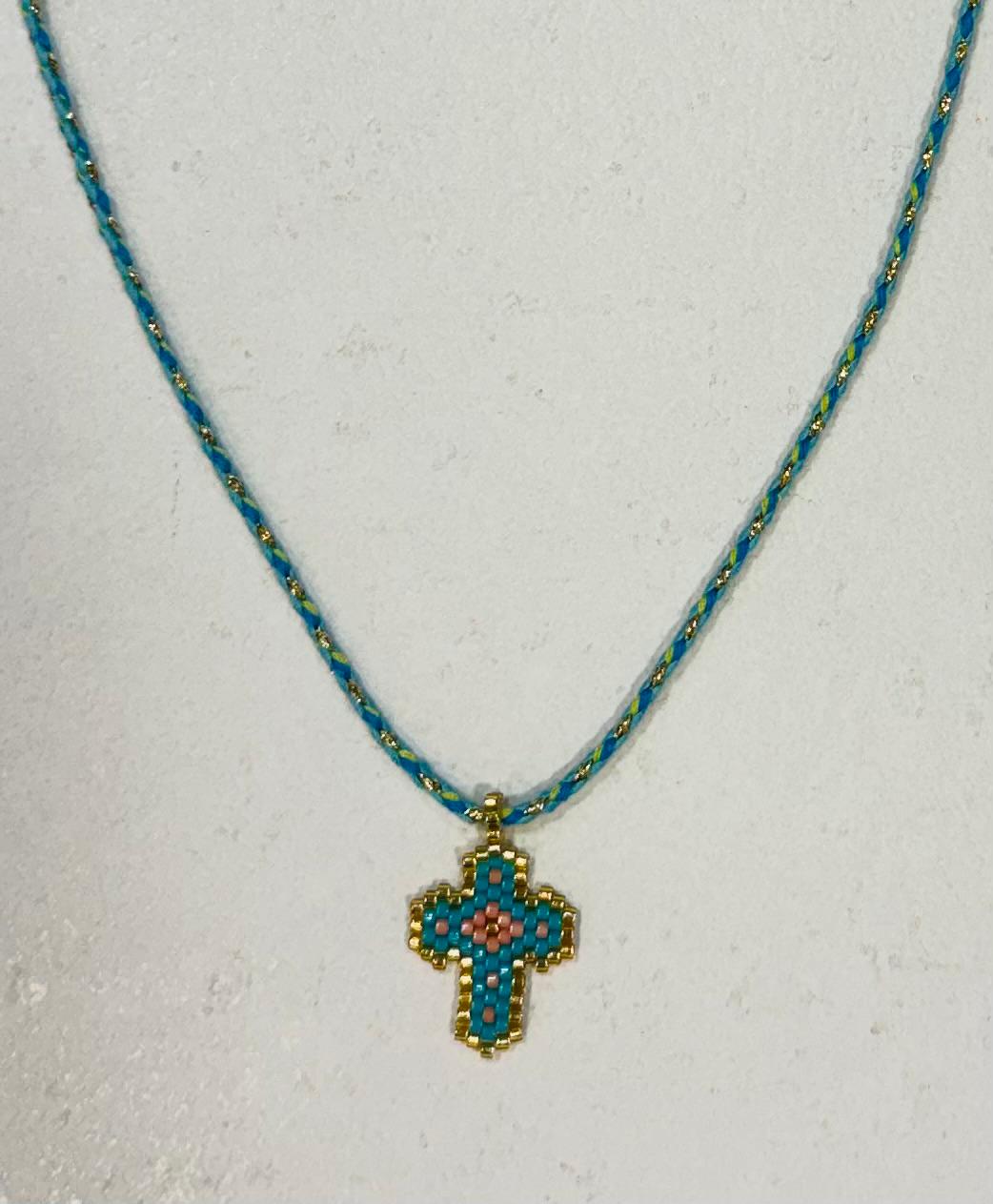 COLLAR CUERDA CRUZ ABALORIOS