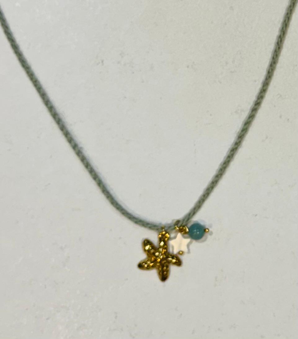 COLLAR CONCHA FORMA ESTRELLA